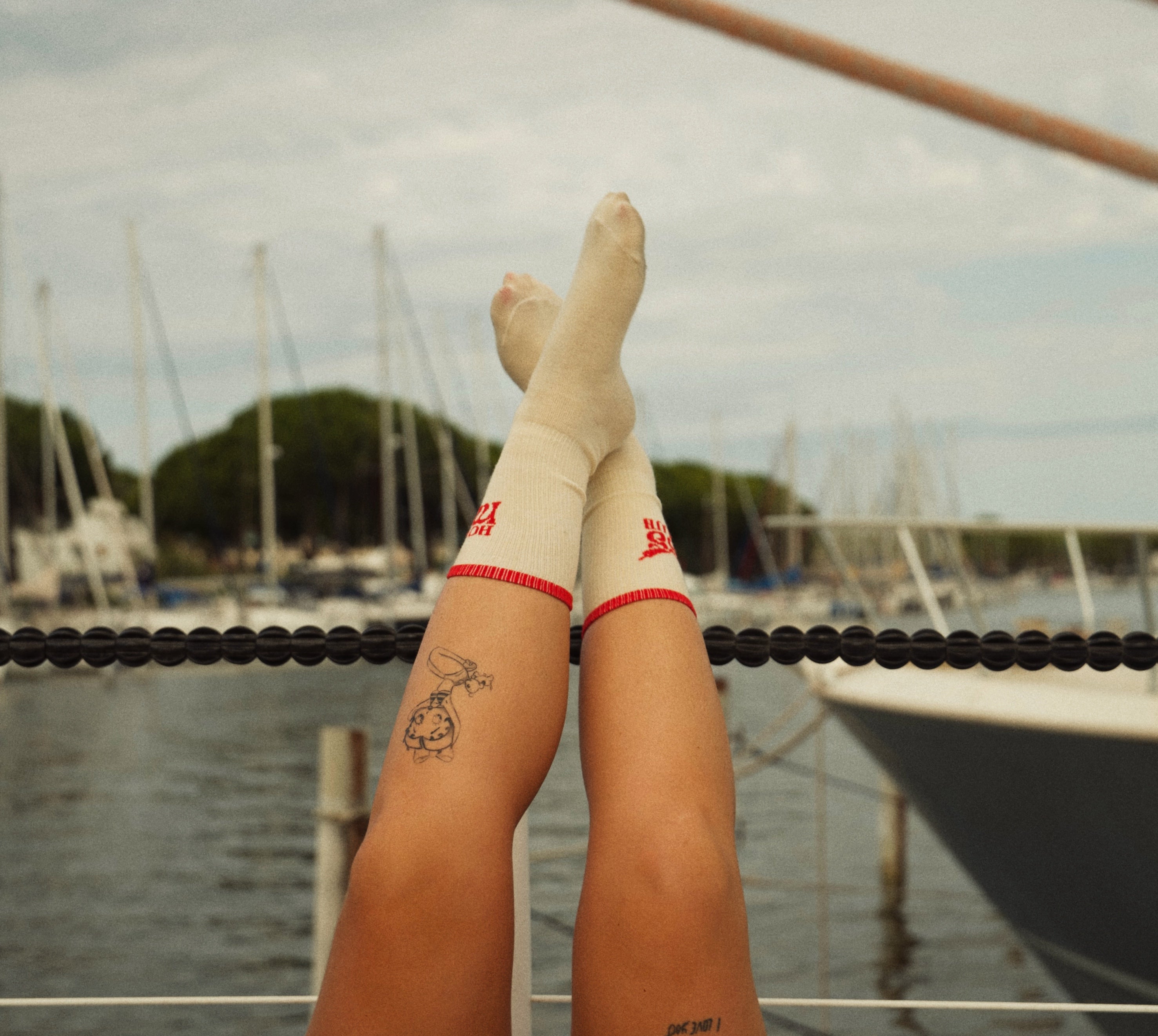 Chaussettes "Hot Mess Club"
